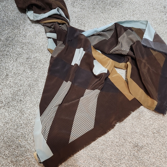 Burberry Vintage Large Oblong Silk Scarf - authentic - Picture 2 of 13